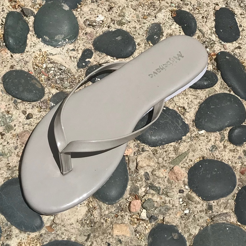 GREY FLIP FLOP